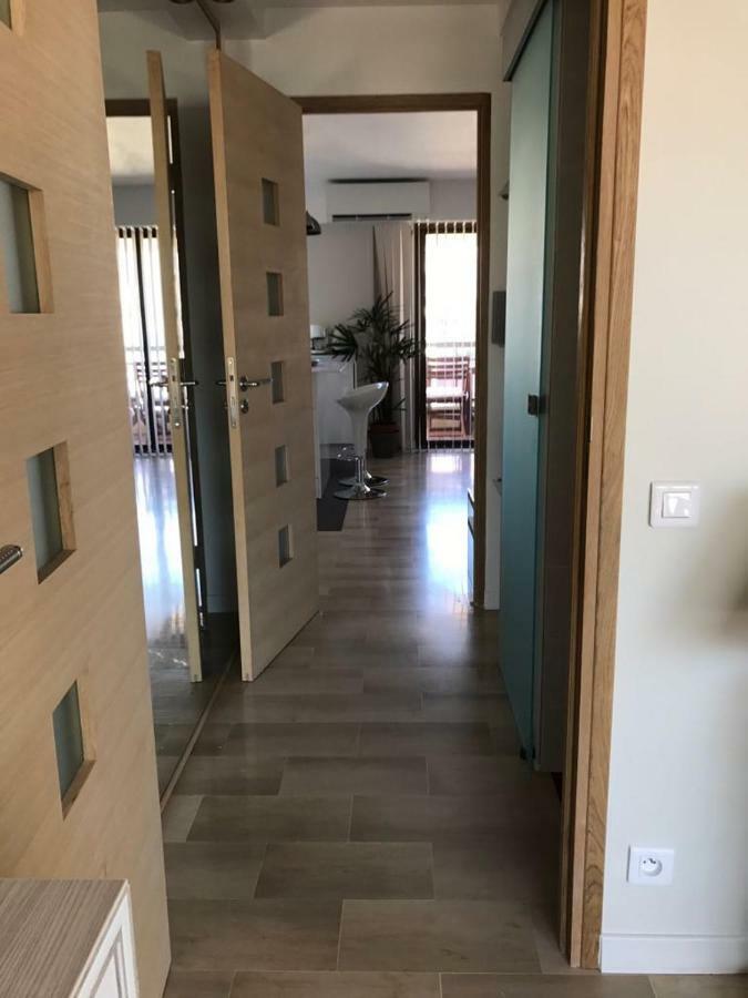 Athena Apartment *